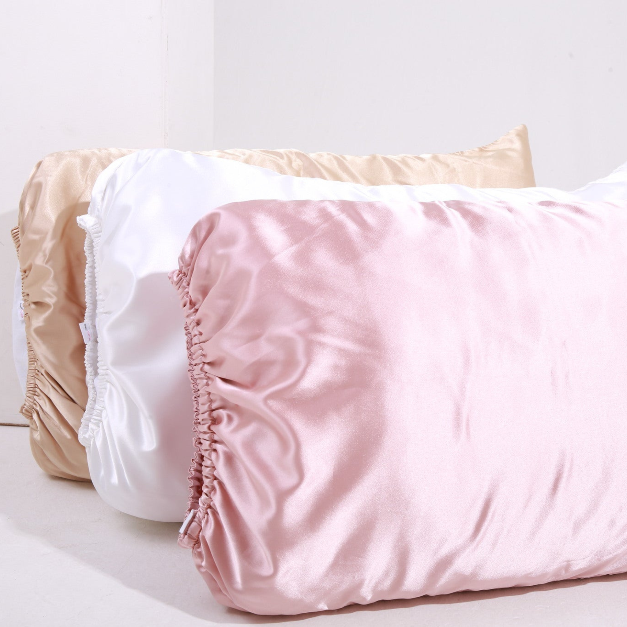 Best Satin Pillowcase Colors for Your Bedroom (And Your Hair Care Routine)